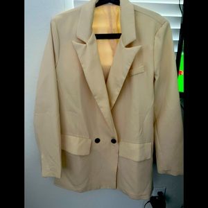 SHEIN blazer never worn great quality color beige, cream size L